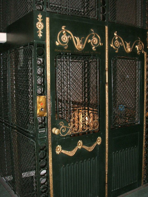  Passenger Elevator Gates 